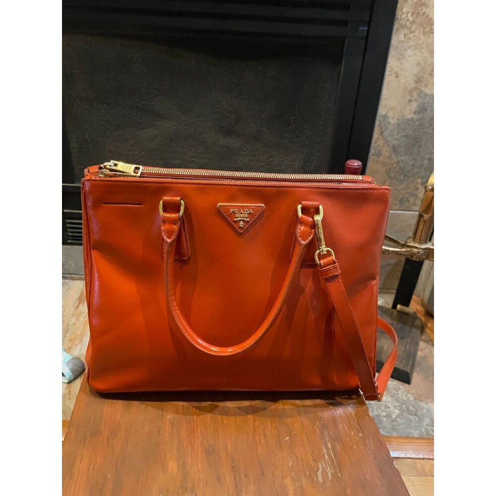 B206 - Prada Galleria handbag in orange patent w/Original Paperwork